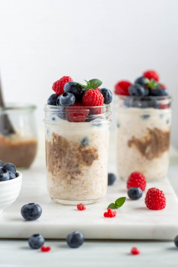 Caramel Overnight Oats in a jar with fruits