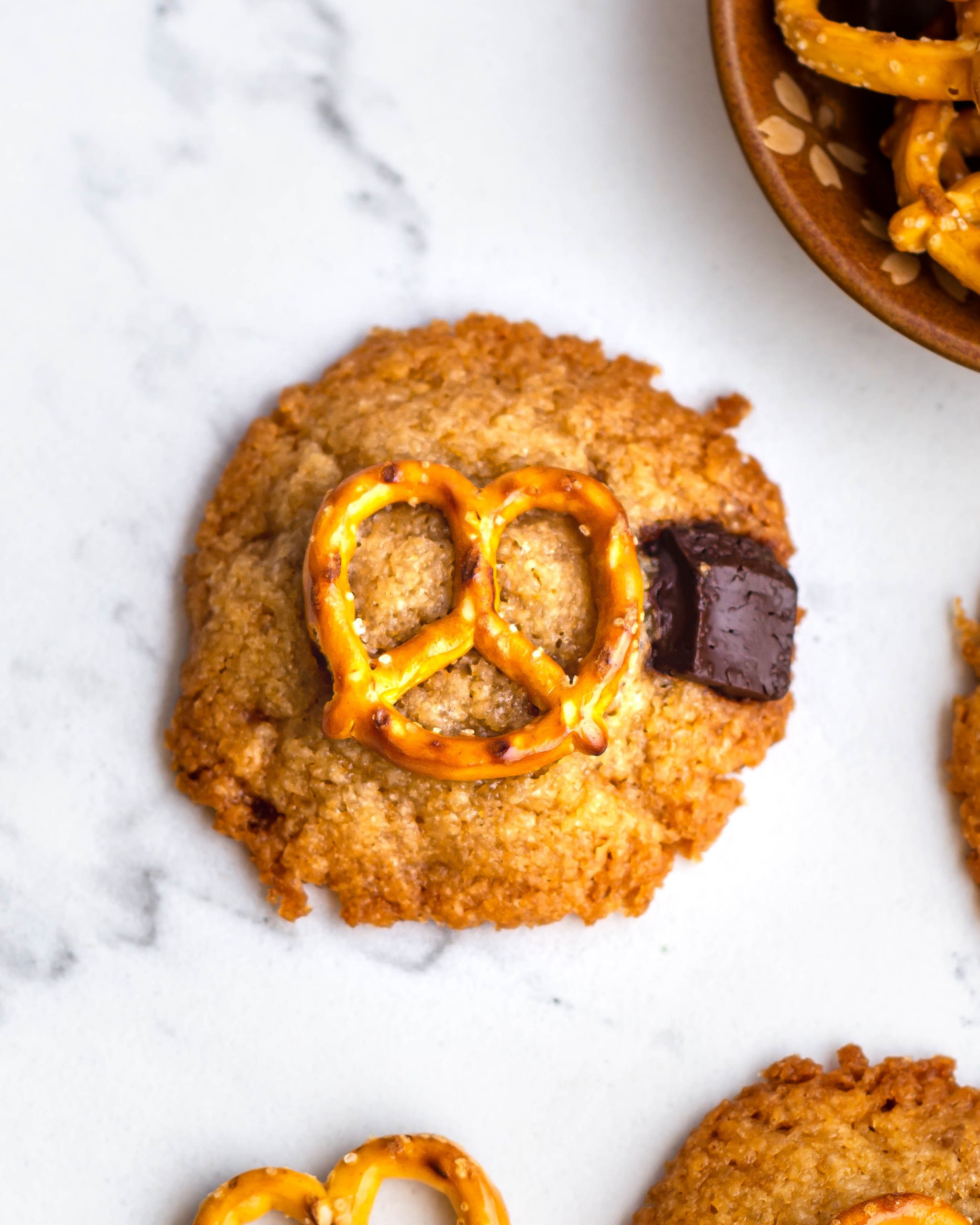 vegan pretzel chocolate chip cookies