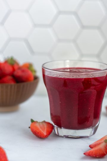 beetroot detox smoothie in a glass jar