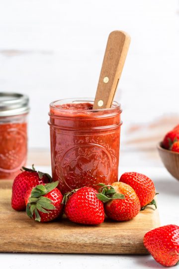 strawberry rhubarb jam in a mason jar